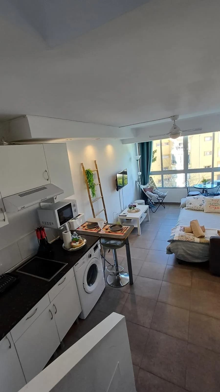 1 Bedroom Middle Floor Studio for Sale in Estepona, Málaga - Image 5