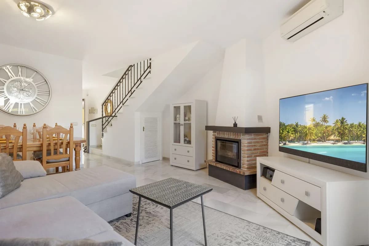2 Bedroom Townhouse for Sale in Bel Air, Málaga - Image 7