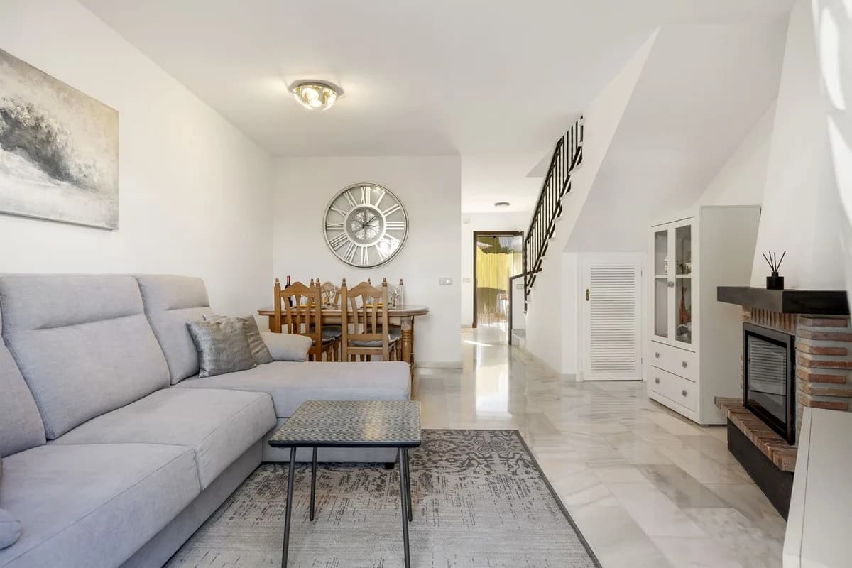 2 Bedroom Townhouse for Sale in Bel Air, Málaga - Image 8