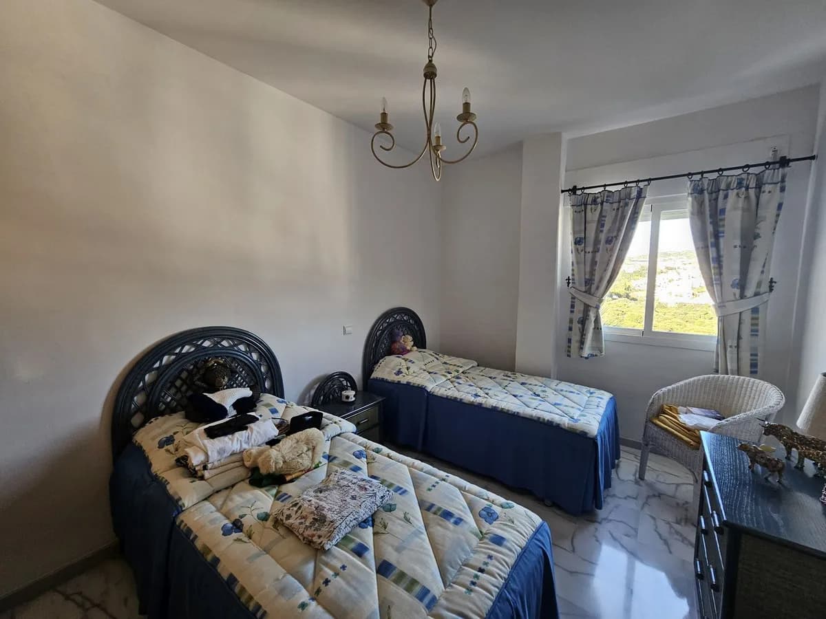 3 Bedroom Middle Floor Apartment for Sale in Miraflores, Málaga - Image 8