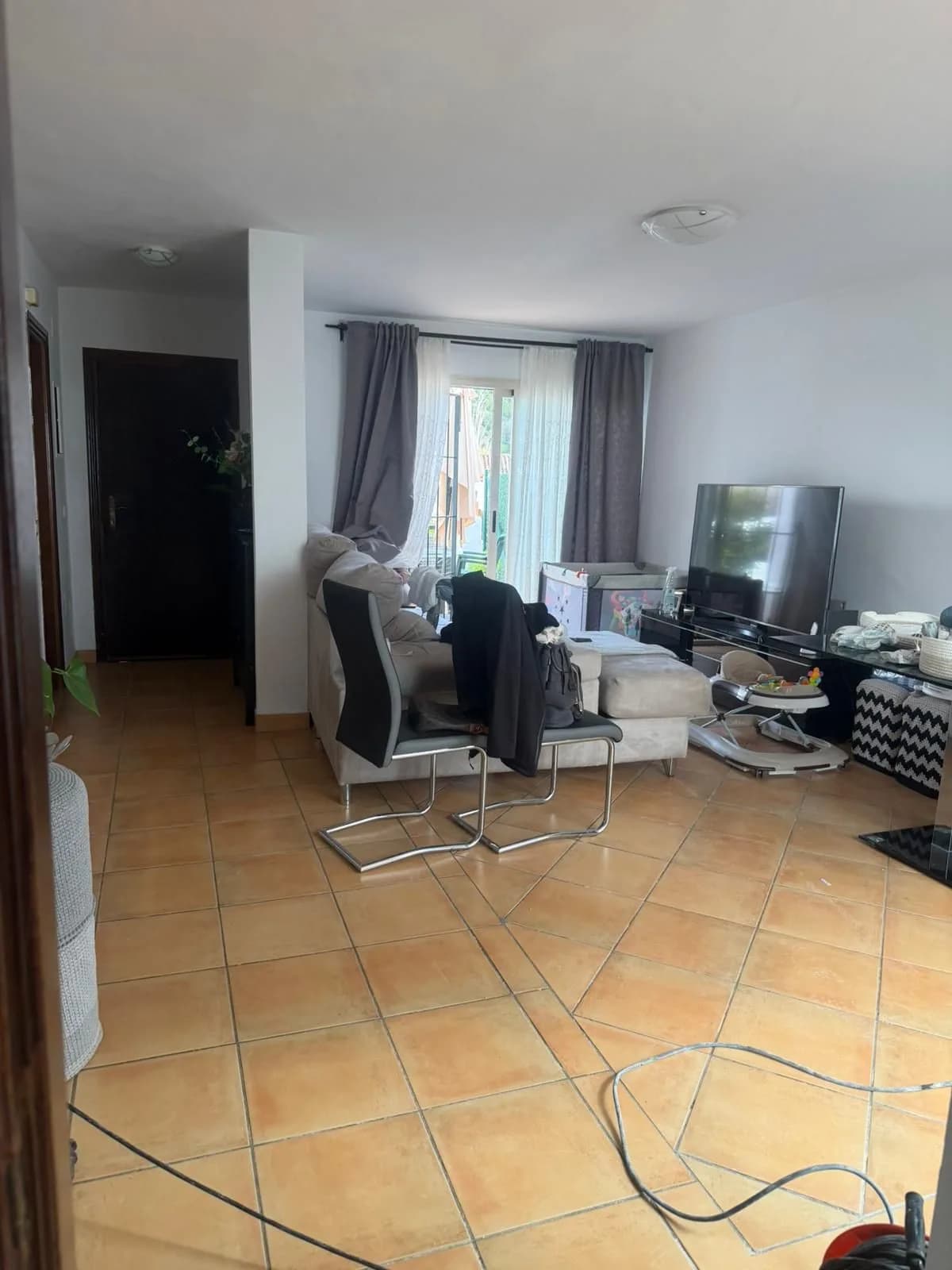 2 Bedroom Townhouse for Sale in Benahavís, Málaga - Image 2