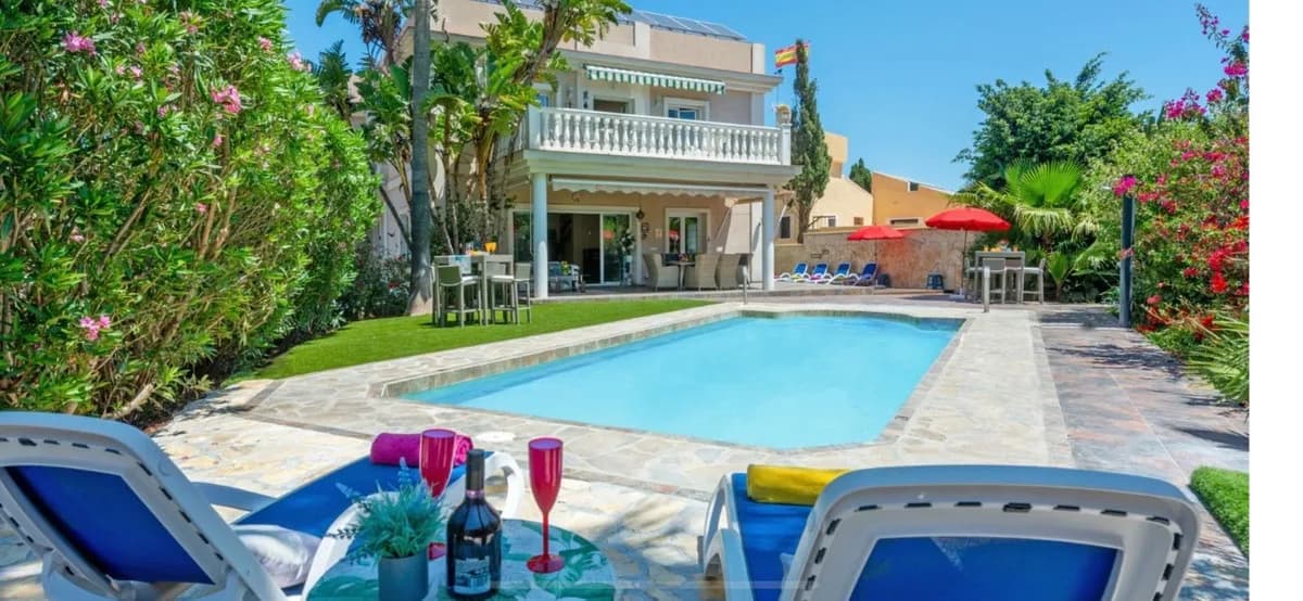 8 Bedroom Detached Villa for Sale in Campo Mijas, Málaga