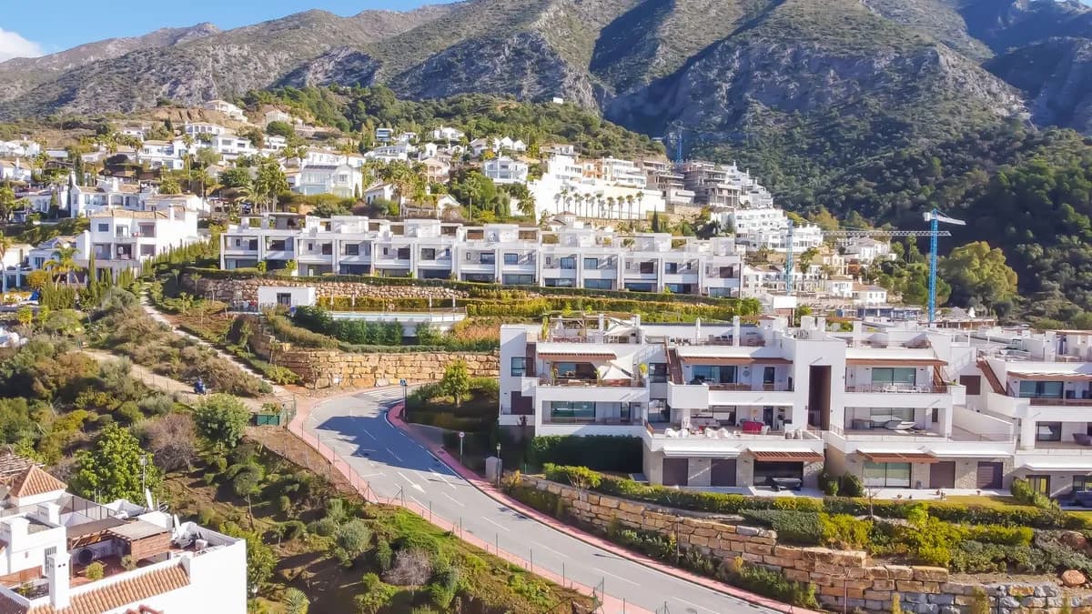3 Bedroom Penthouse for Sale in Istán, Málaga - Image 6