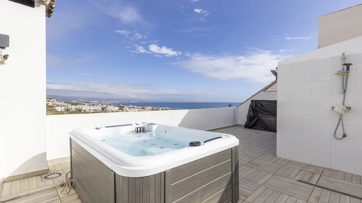 2 Bedroom Semi-Detached House for Sale in Manilva, Málaga - Image 2