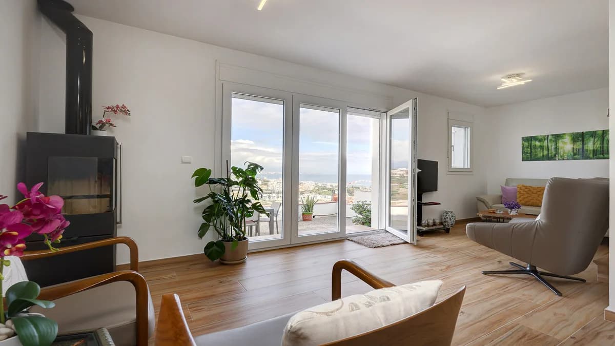 2 Bedroom Semi-Detached House for Sale in Manilva, Málaga - Image 4