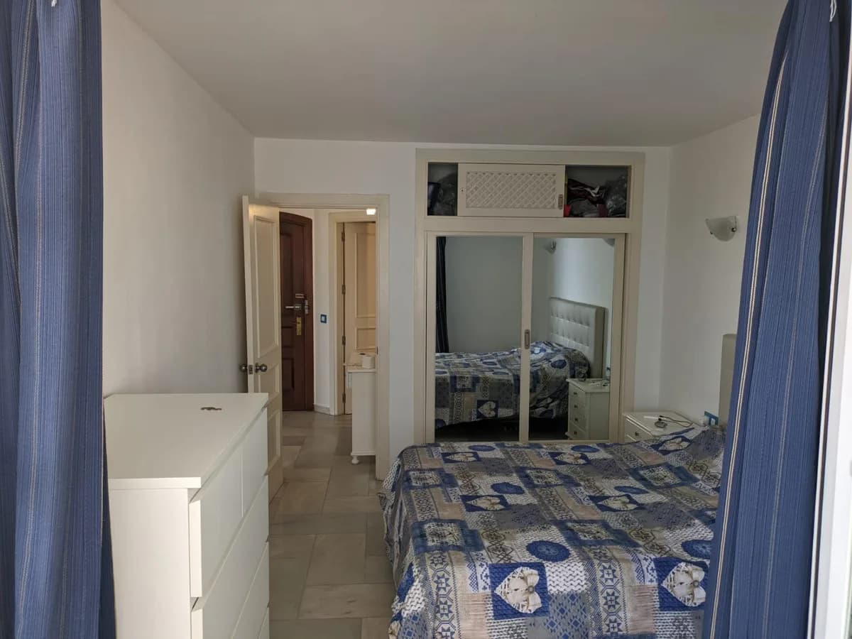 1 Bedroom Middle Floor Apartment for Sale in Benalmadena, Málaga - Image 7