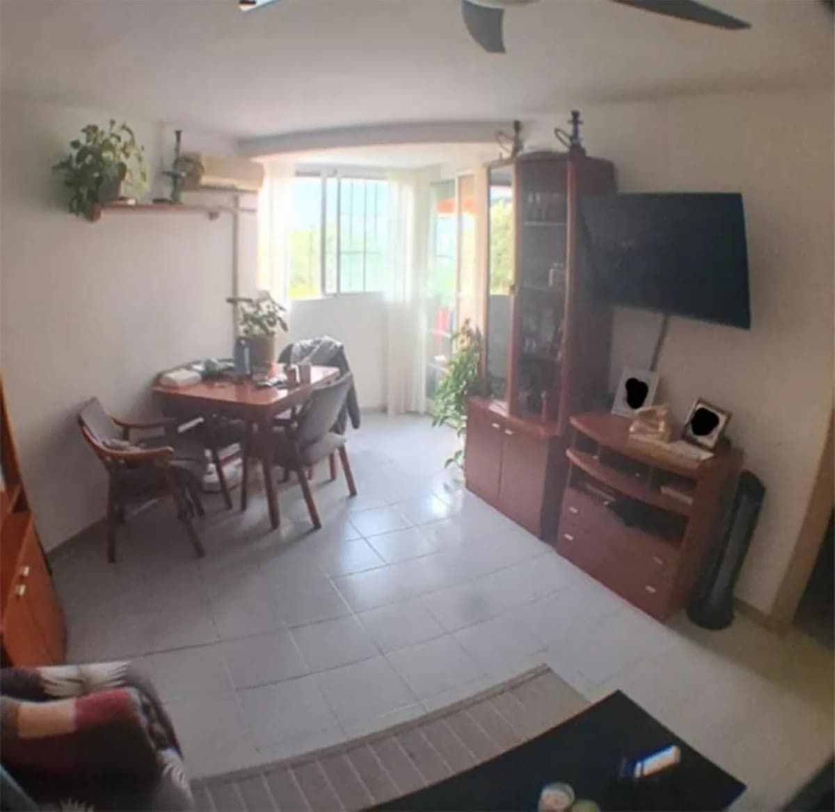 2 Bedroom Middle Floor Apartment for Sale in Manilva, Málaga - Image 2