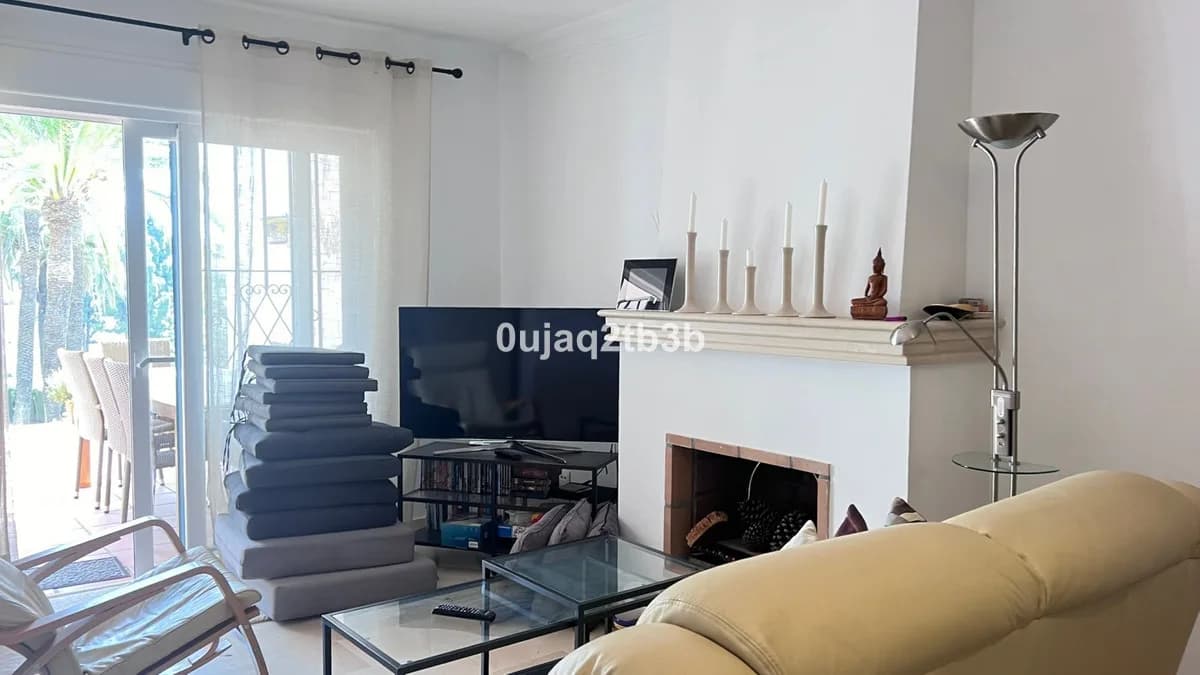 4 Bedroom Duplex for Sale in Nueva Andalucía, Málaga - Image 3