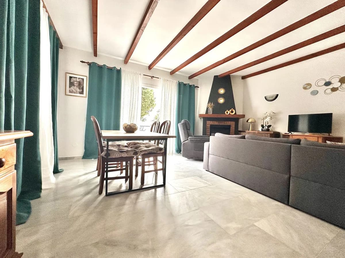 4 Bedroom Townhouse for Sale in Calahonda, Málaga - Image 4