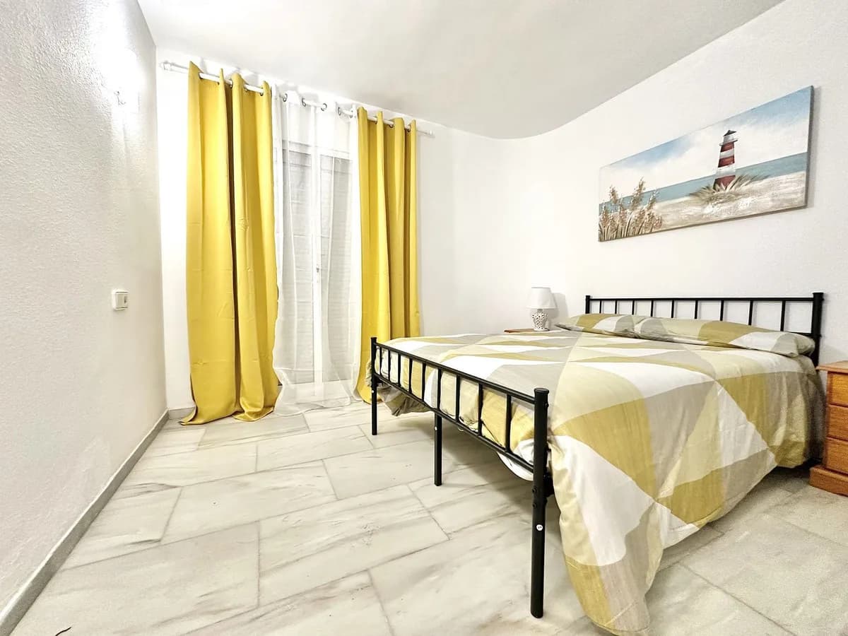 4 Bedroom Townhouse for Sale in Calahonda, Málaga - Image 8