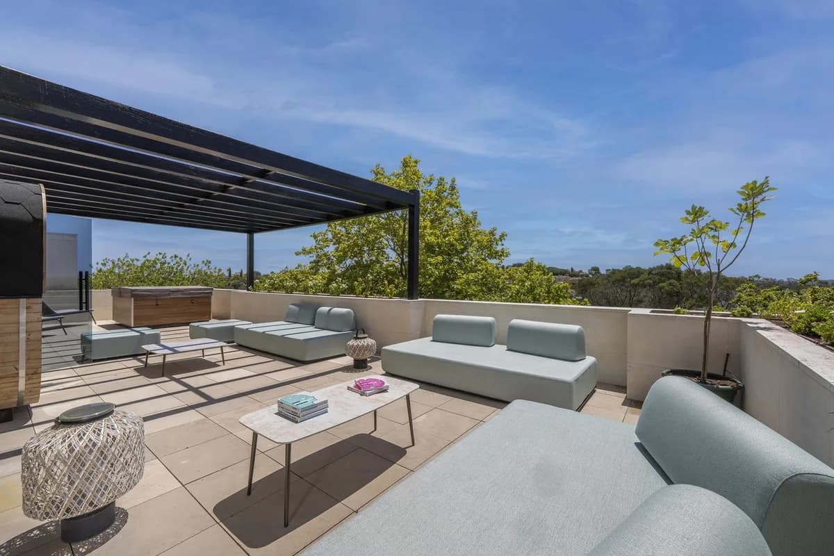 5 Bedroom Townhouse for Sale in Sotogrande, Cádiz - Image 4