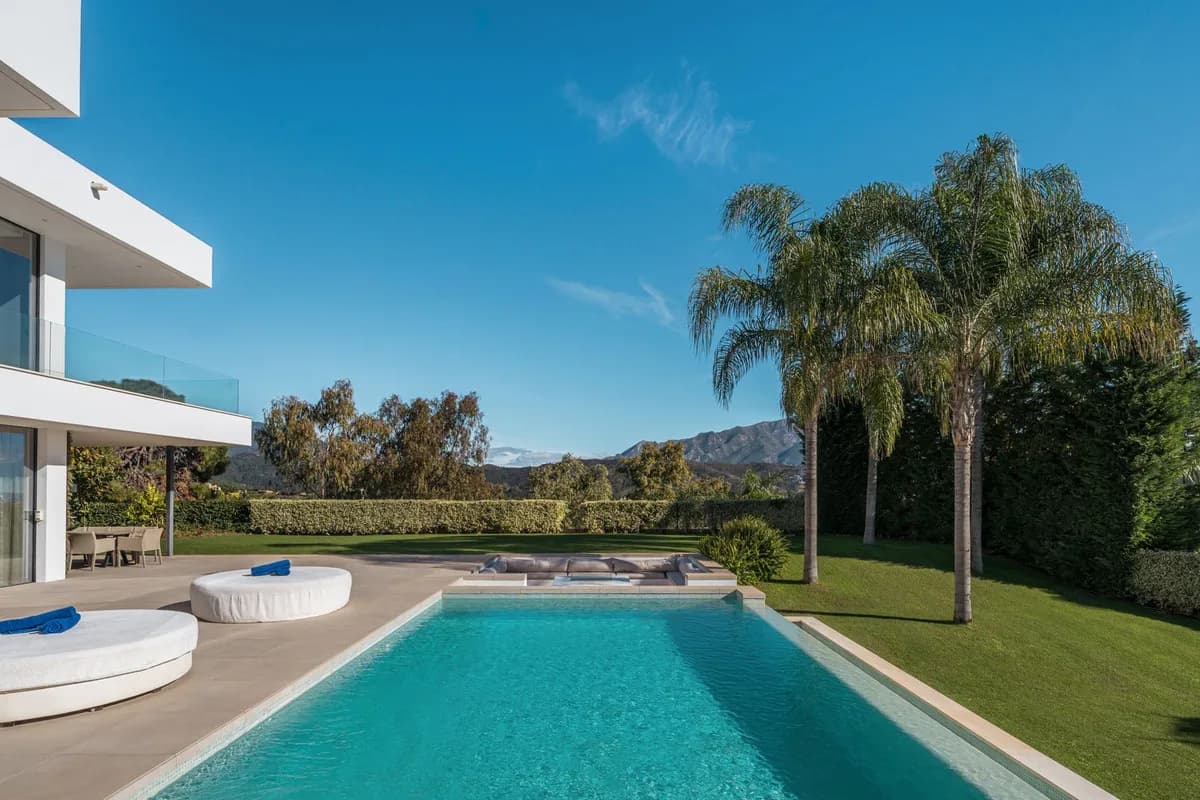 5 Bedroom Detached Villa for Sale in El Madroñal, Málaga - Image 5