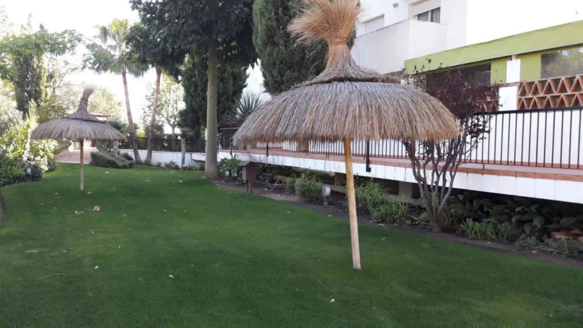 4 Bedroom Penthouse for Sale in Benalmadena, Málaga - Image 2