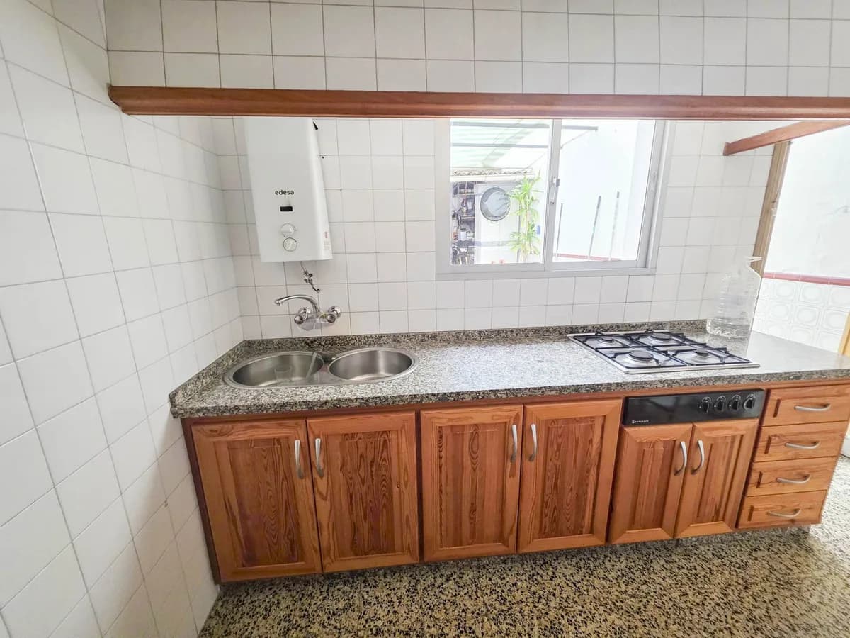 5 Bedroom Townhouse for Sale in Estepona, Málaga - Image 9