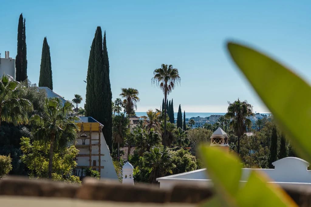 4 Bedroom Townhouse for Sale in Nueva Andalucía, Málaga - Image 3