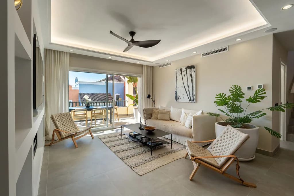 4 Bedroom Townhouse for Sale in Nueva Andalucía, Málaga - Image 9
