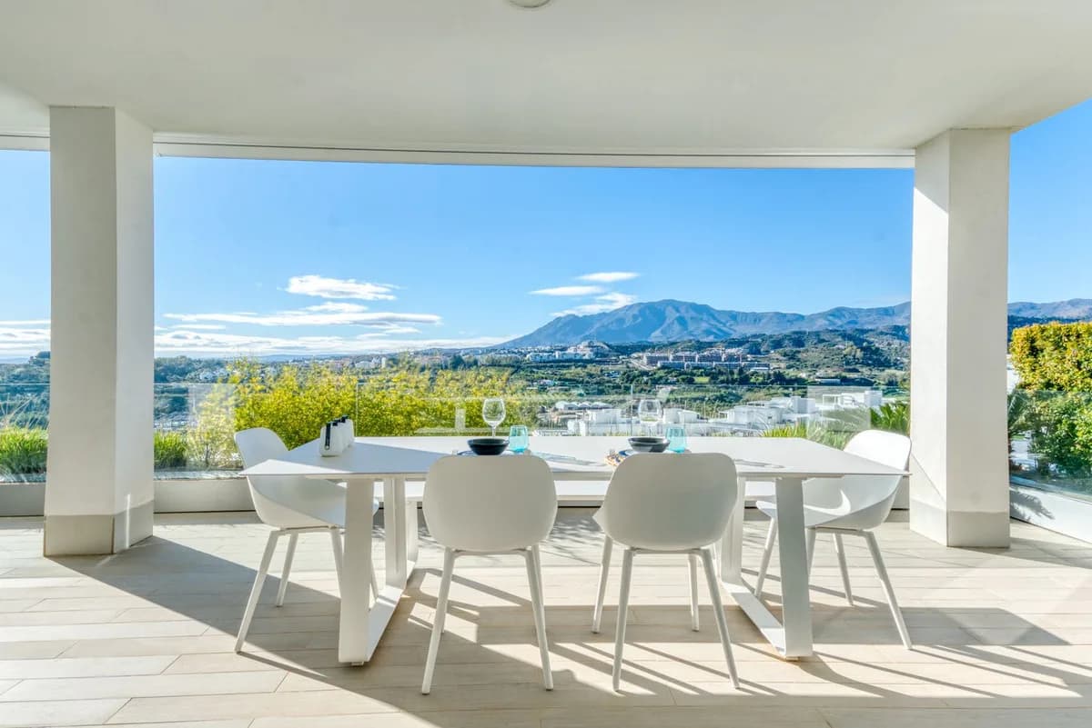 3 Bedroom Ground Floor Apartment for Sale in Estepona, Málaga