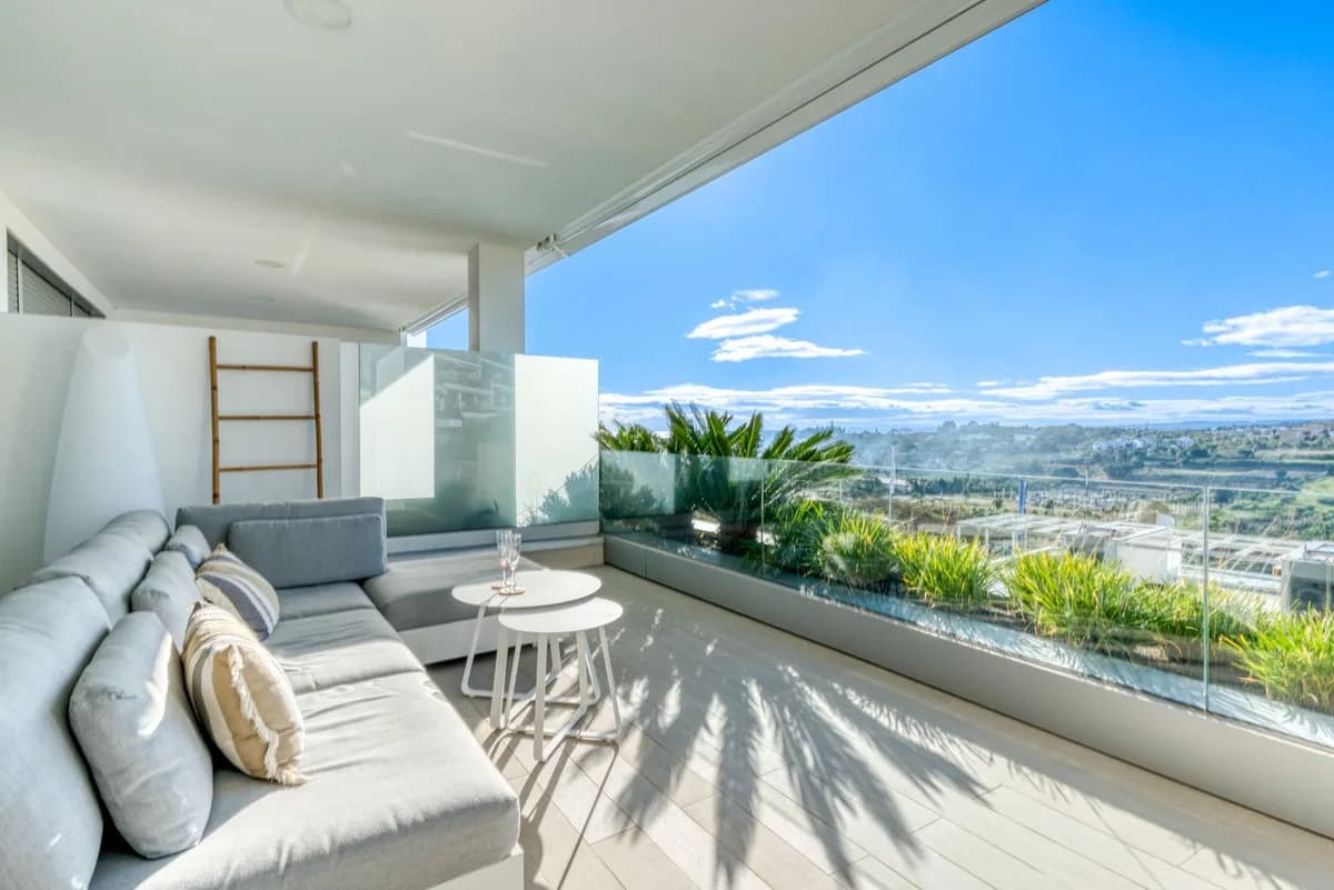 3 Bedroom Ground Floor Apartment for Sale in Estepona, Málaga - Image 7