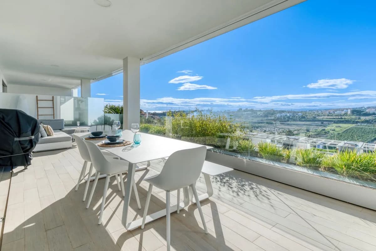 3 Bedroom Ground Floor Apartment for Sale in Estepona, Málaga - Image 8