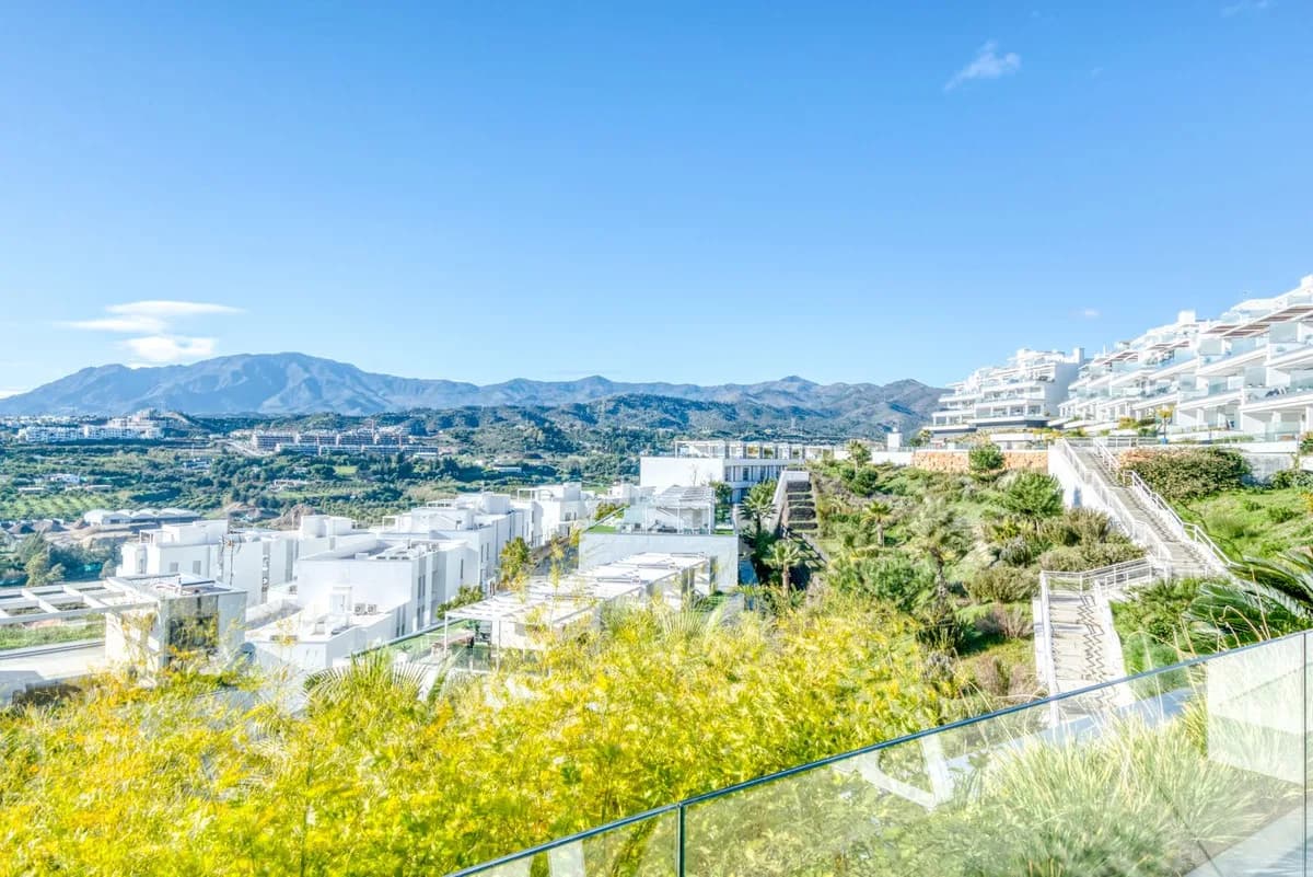 3 Bedroom Ground Floor Apartment for Sale in Estepona, Málaga - Image 9