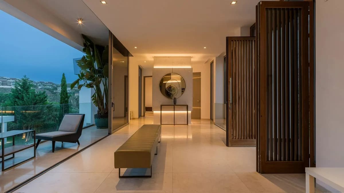 6 Bedroom Detached Villa for Sale in Los Flamingos, Málaga - Image 5