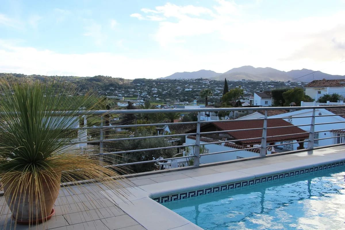 2 Bedroom Detached Villa for Sale in Coín, Málaga - Image 9