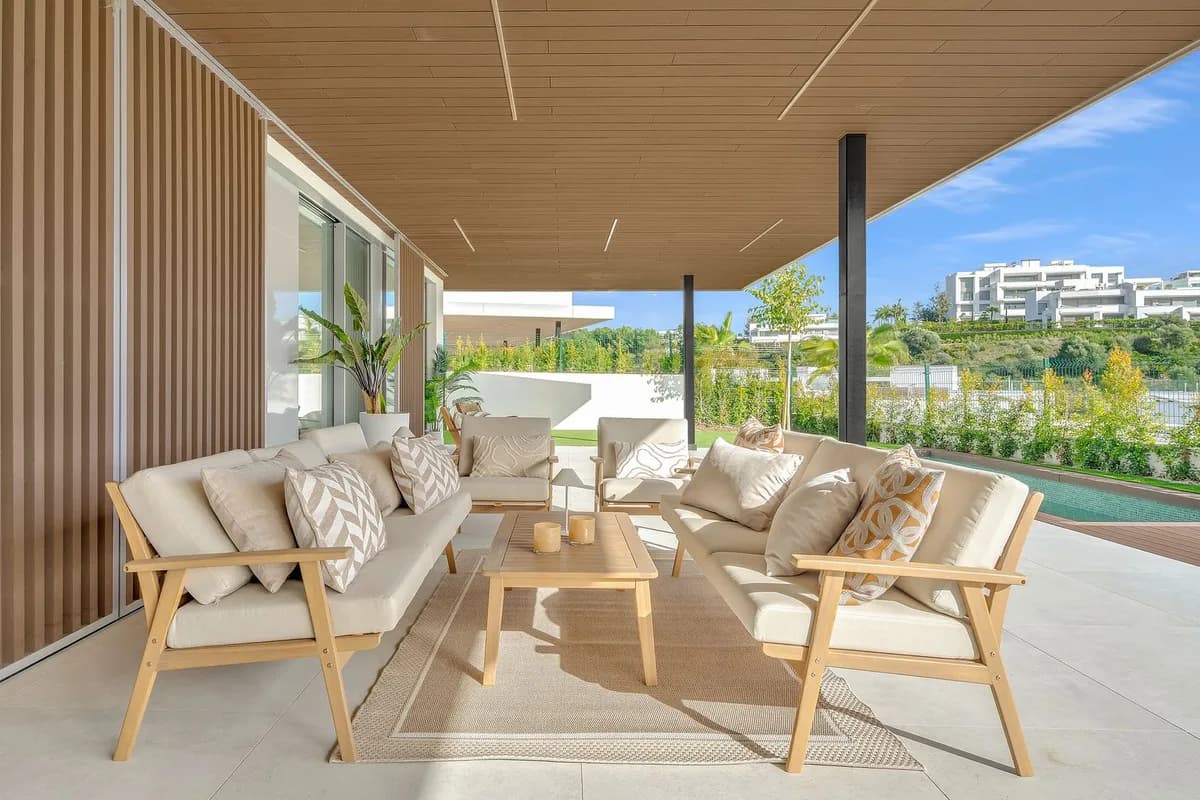 4 Bedroom Ground Floor Apartment for Sale in Marbella, Málaga - Image 8