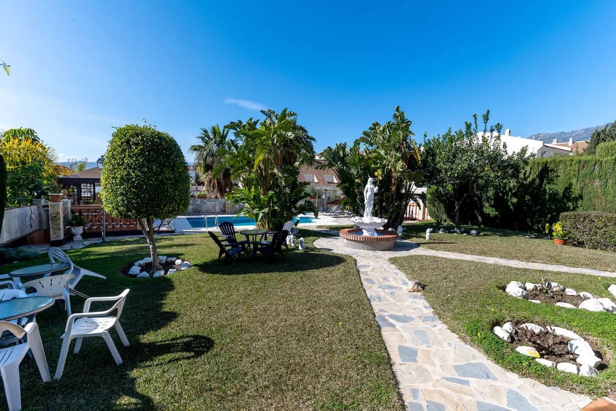 4 Bedroom Detached Villa for Sale in Mijas, Málaga - Image 4