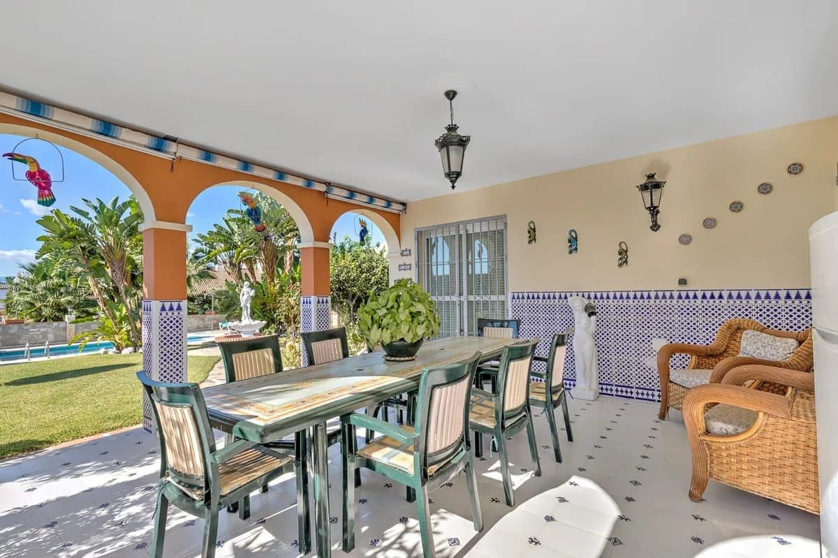 4 Bedroom Detached Villa for Sale in Mijas, Málaga - Image 6