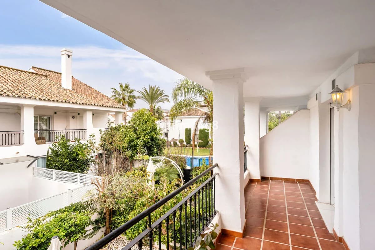 4 Bedroom Townhouse for Sale in Nueva Andalucía, Málaga - Image 3
