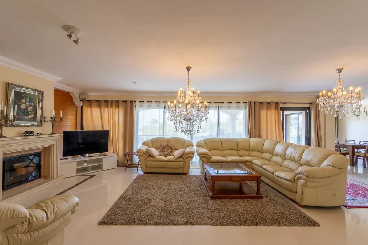 8 Bedroom Detached Villa for Sale in Benahavís, Málaga - Image 5