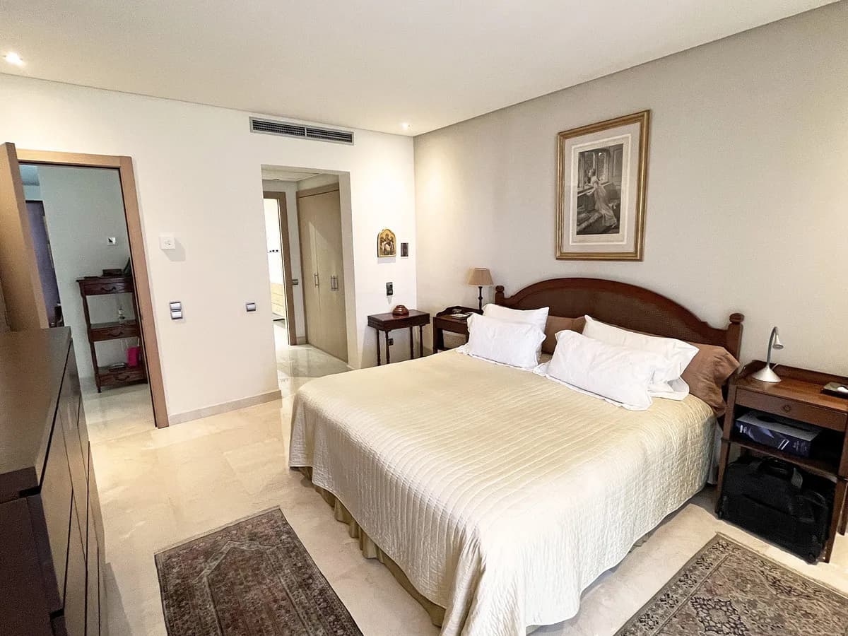 2 Bedroom Middle Floor Apartment for Sale in The Golden Mile, Málaga - Image 9