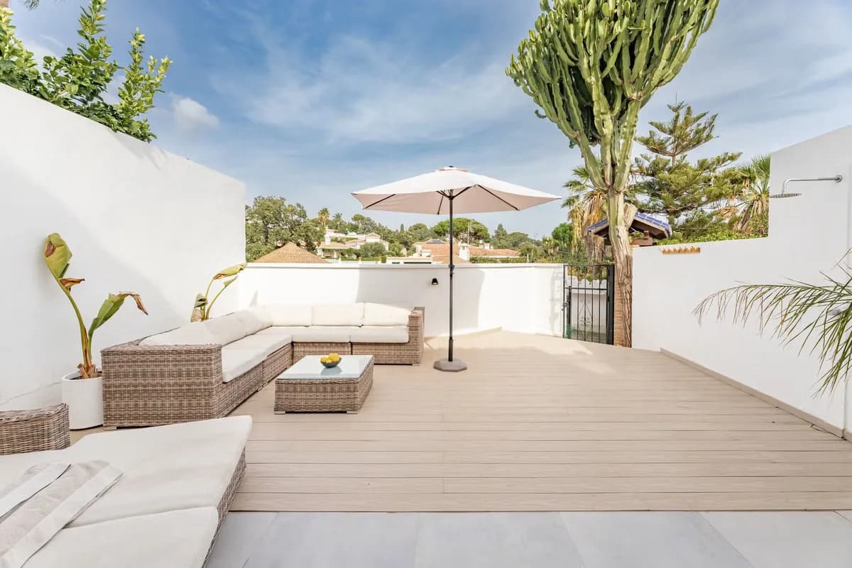 2 Bedroom Townhouse for Sale in Elviria, Málaga - Image 2