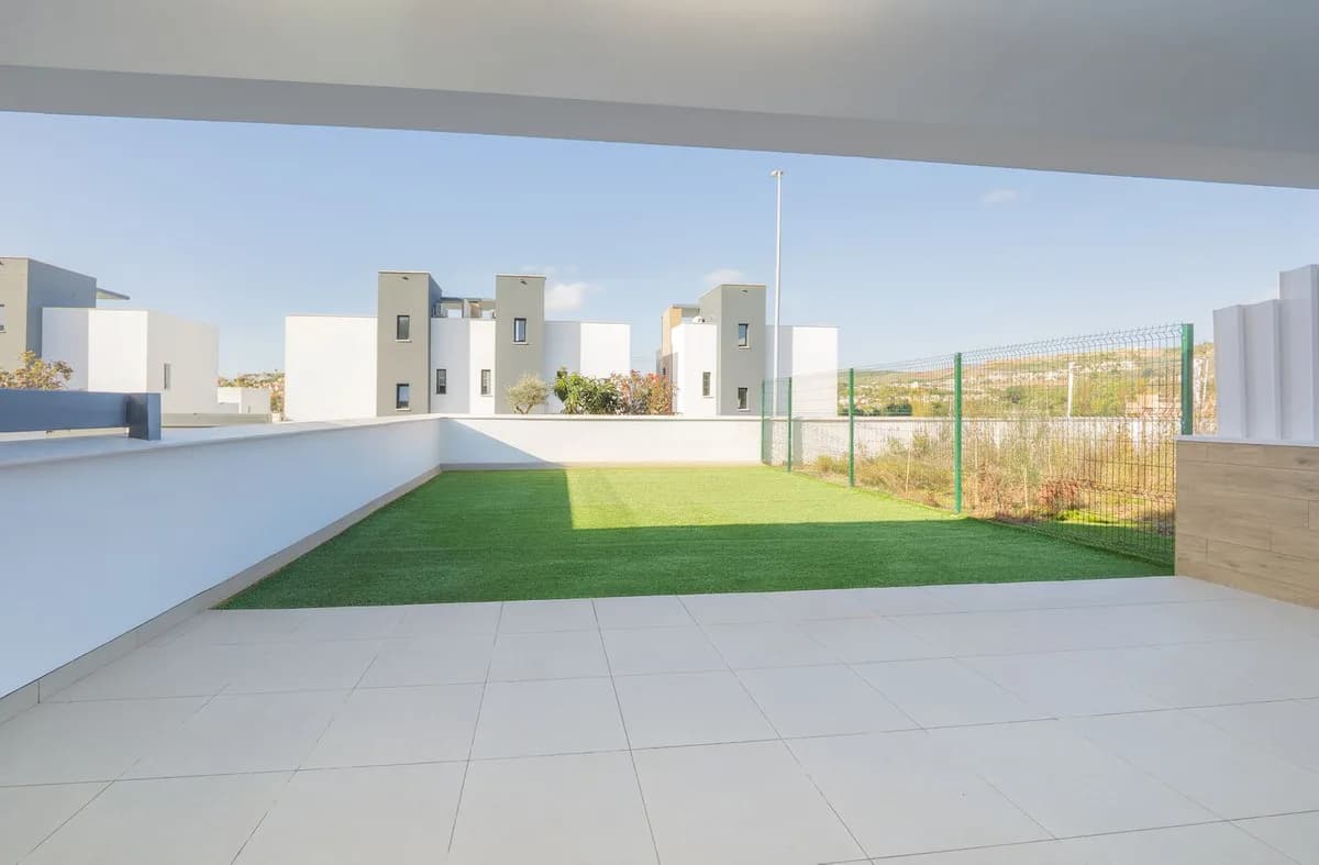 4 Bedroom Semi-Detached House for Sale in Atalaya, Málaga - Image 4