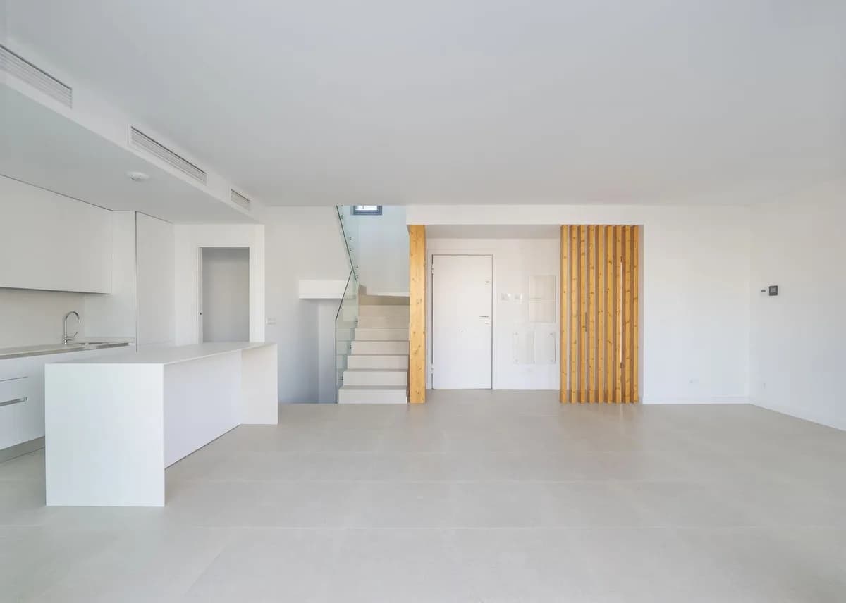 4 Bedroom Semi-Detached House for Sale in Atalaya, Málaga - Image 5