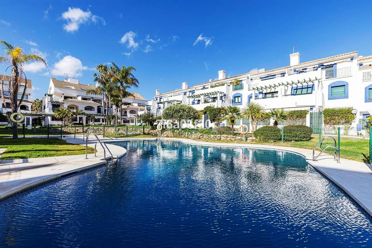 5 Bedroom Townhouse for Sale in San Pedro de Alcántara, Málaga