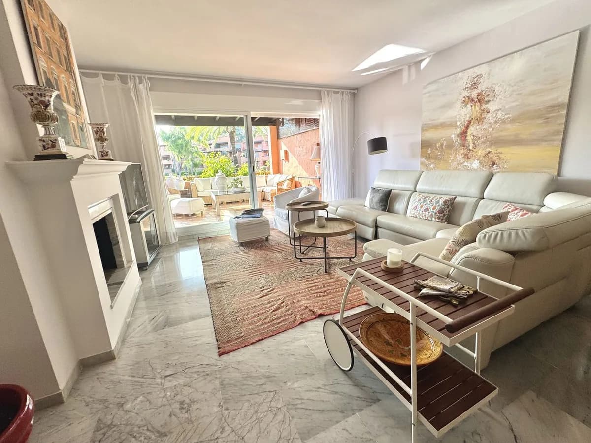 4 Bedroom Penthouse Duplex for Sale in Guadalmina Baja, Málaga - Image 6