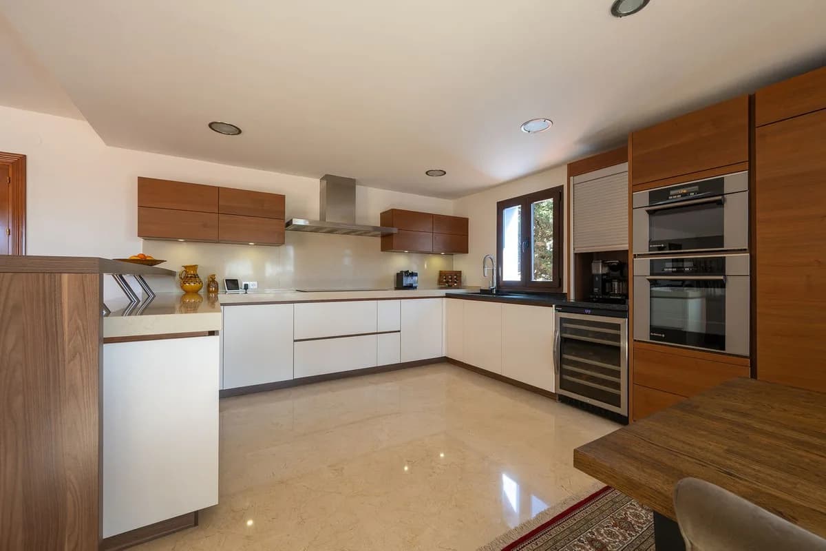 3 Bedroom Detached Villa for Sale in Marbesa, Málaga - Image 5