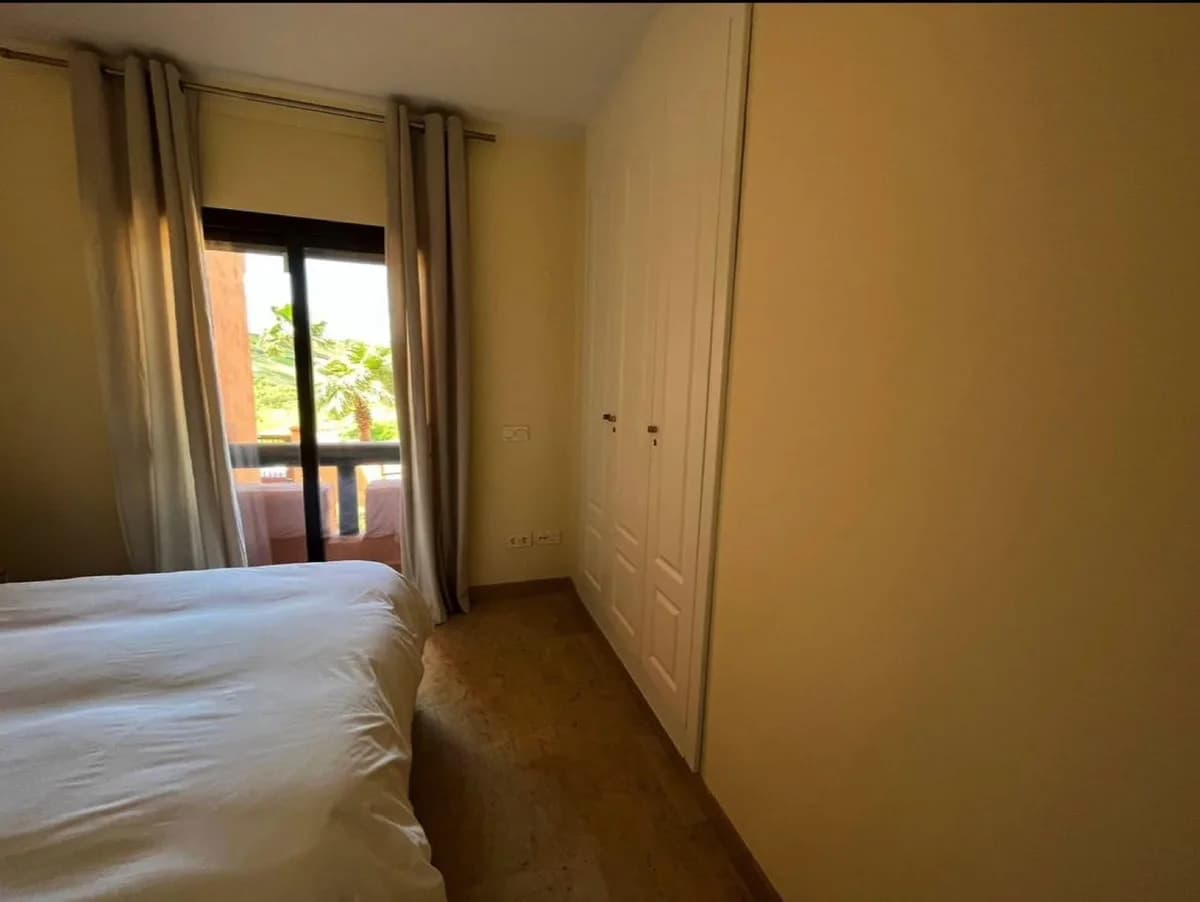 2 Bedroom Middle Floor Apartment for Sale in San Luis de Sabinillas, Málaga - Image 5