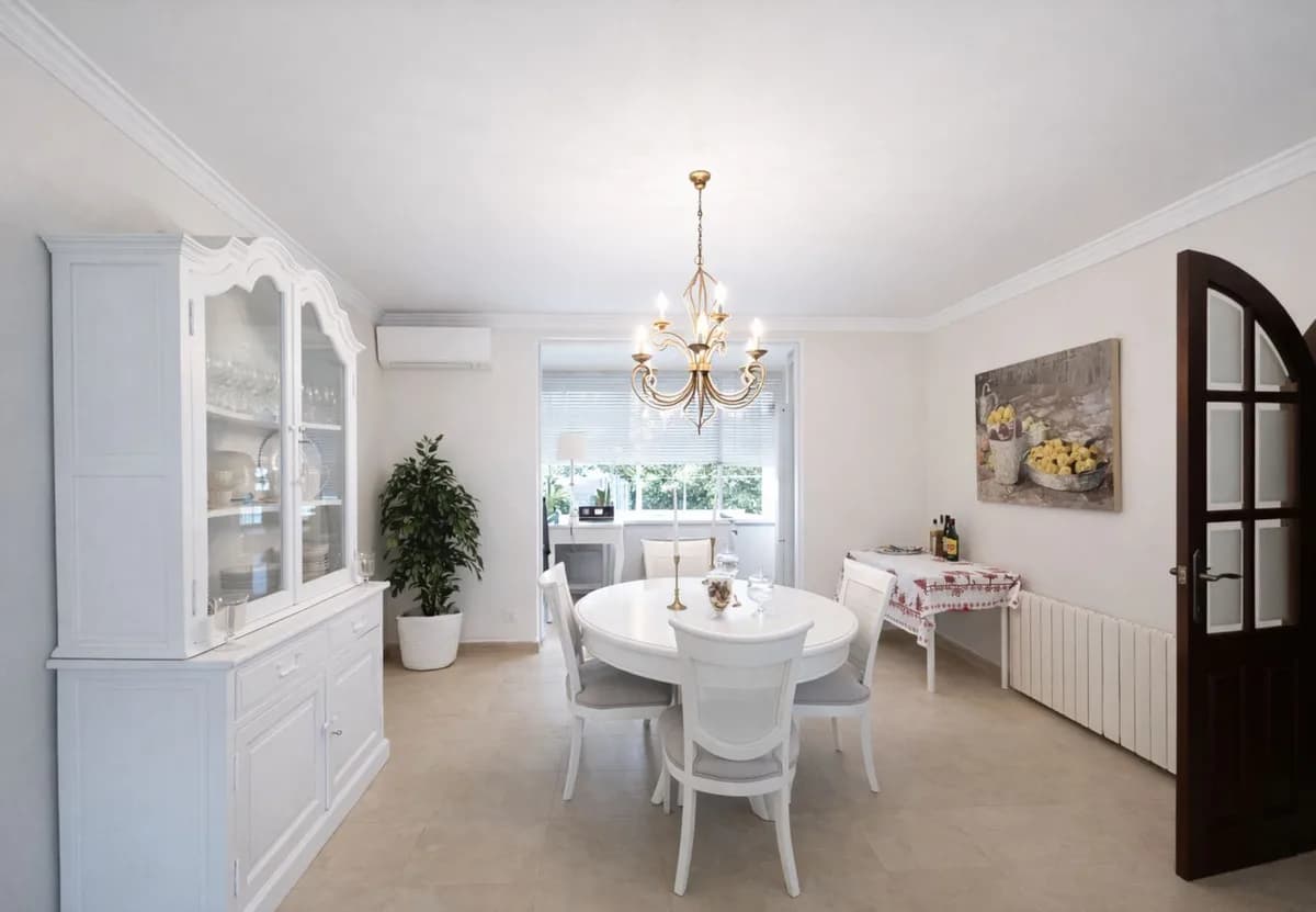 5 Bedroom Townhouse for Sale in San Pedro de Alcántara, Málaga - Image 2