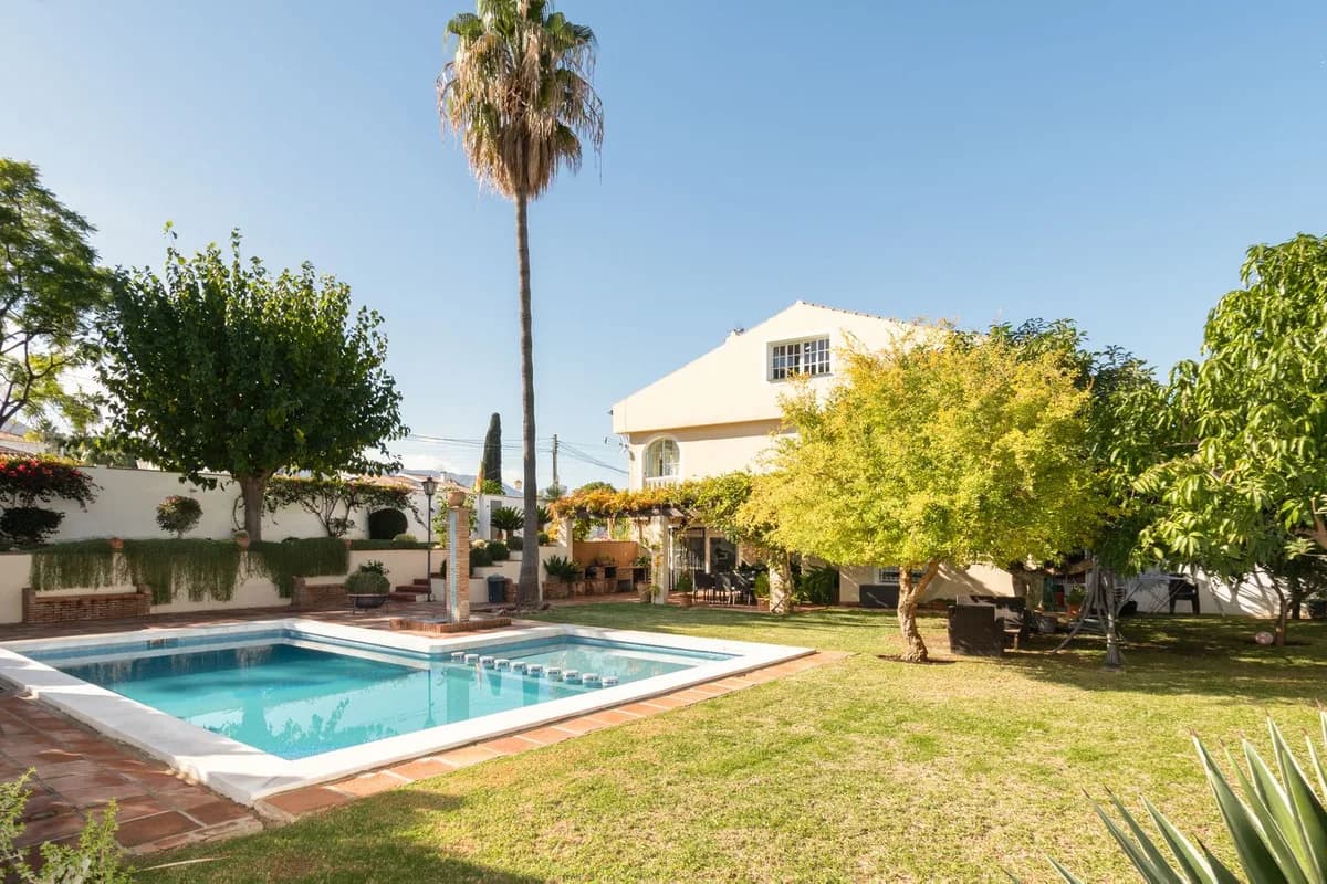 7 Bedroom Detached Villa for Sale in Alhaurín de la Torre, Málaga - Image 3