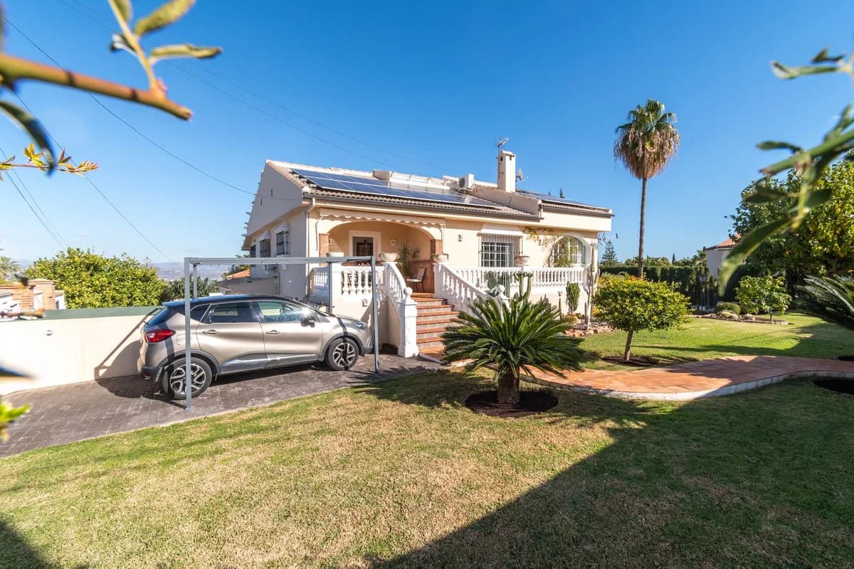 7 Bedroom Detached Villa for Sale in Alhaurín de la Torre, Málaga - Image 5