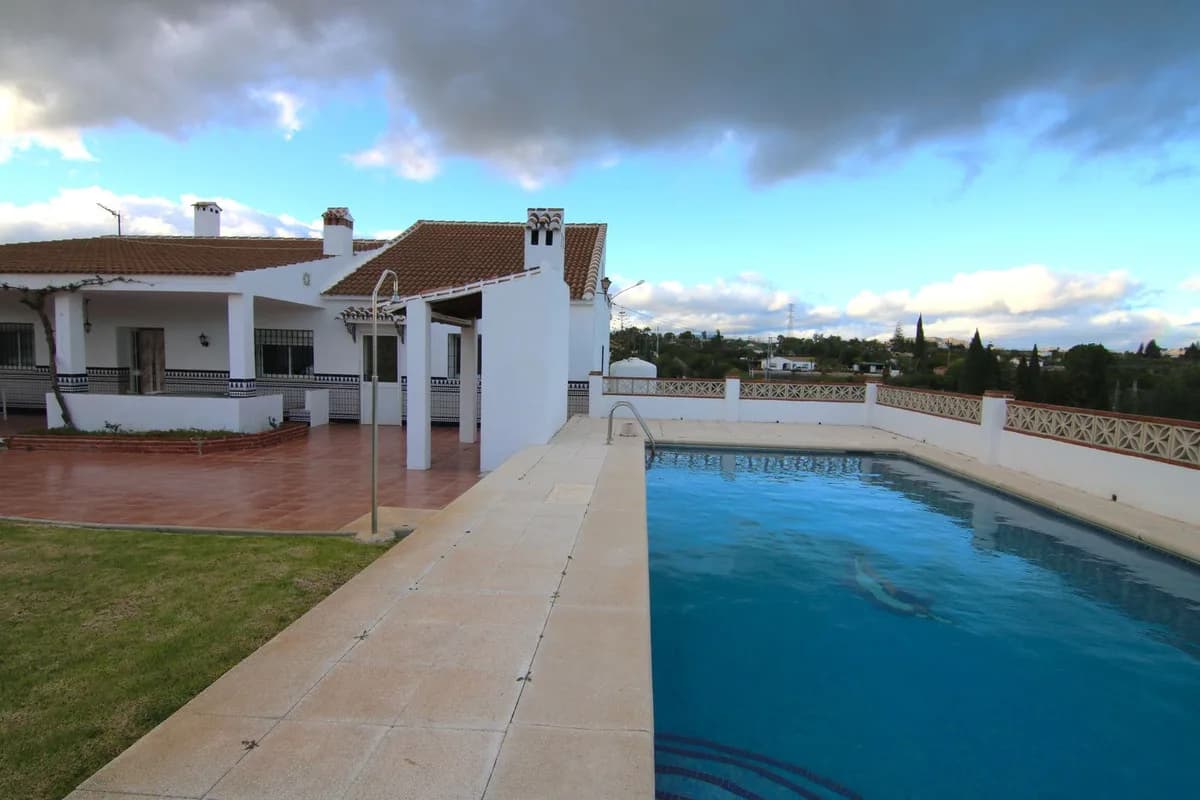 3 Bedroom Detached Villa for Sale in Alhaurín el Grande, Málaga - Image 4