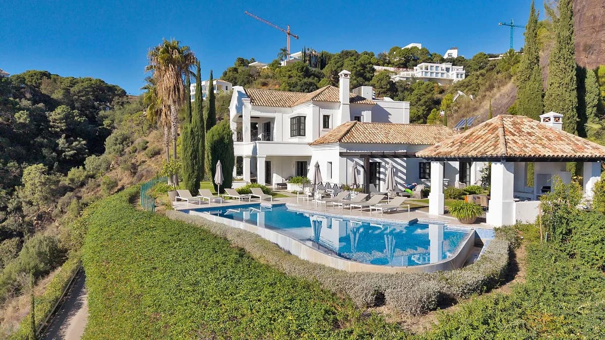5 Bedroom Detached Villa for Sale in Benahavís, Málaga