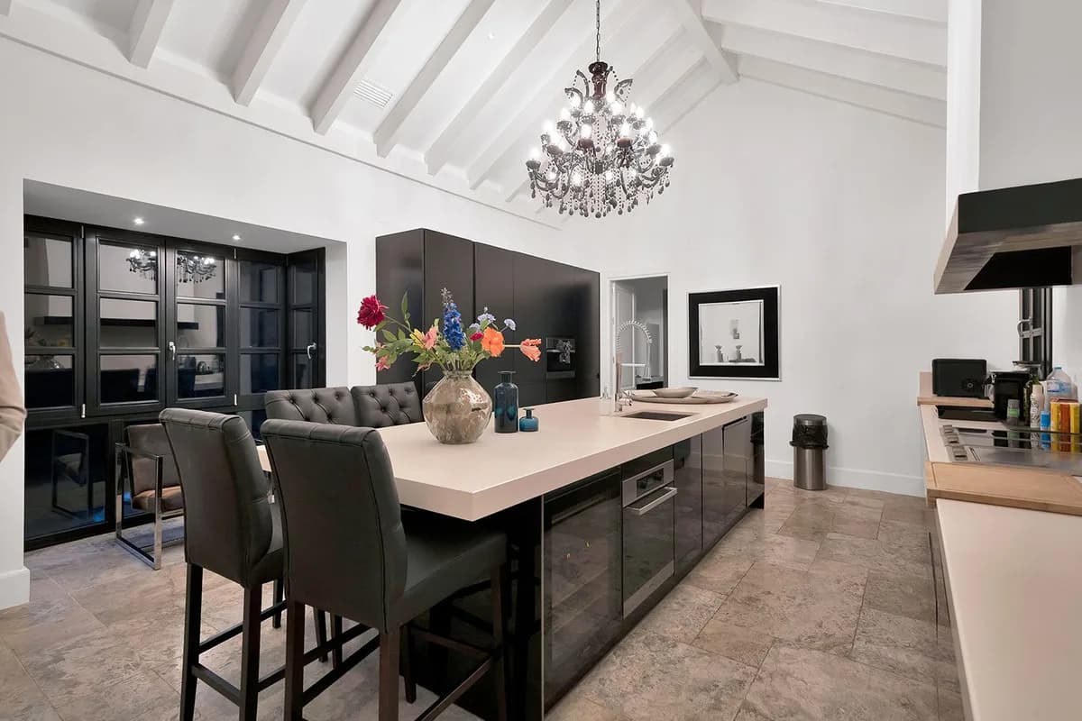 5 Bedroom Detached Villa for Sale in Benahavís, Málaga - Image 9