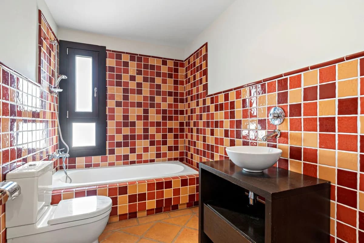 4 Bedroom Townhouse for Sale in Benahavís, Málaga - Image 7