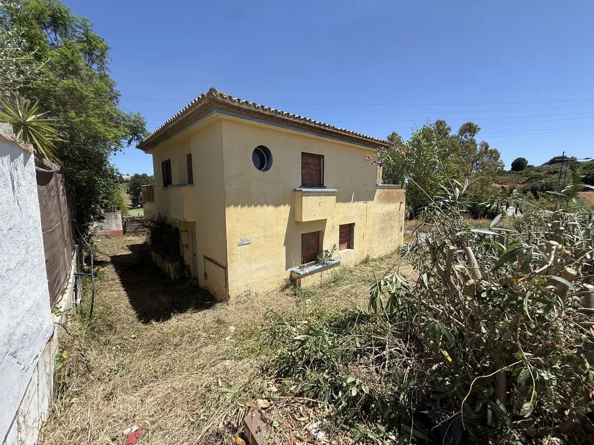3 Bedroom Detached Villa for Sale in Estepona, Málaga - Image 6
