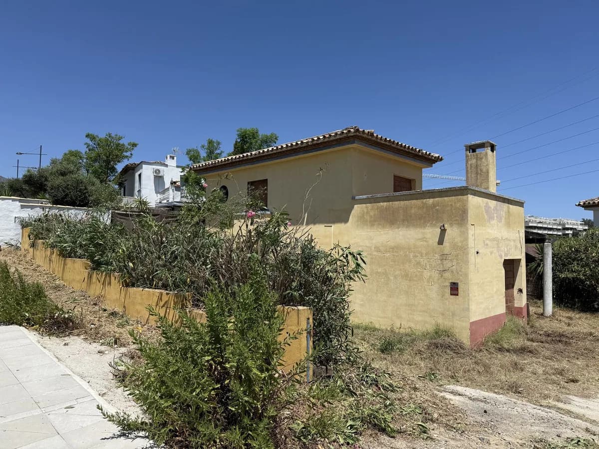 3 Bedroom Detached Villa for Sale in Estepona, Málaga - Image 7