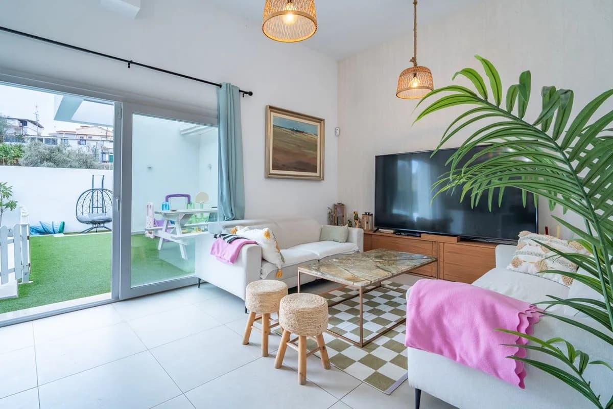 3 Bedroom Detached Villa for Sale in El Candado, Málaga - Image 2