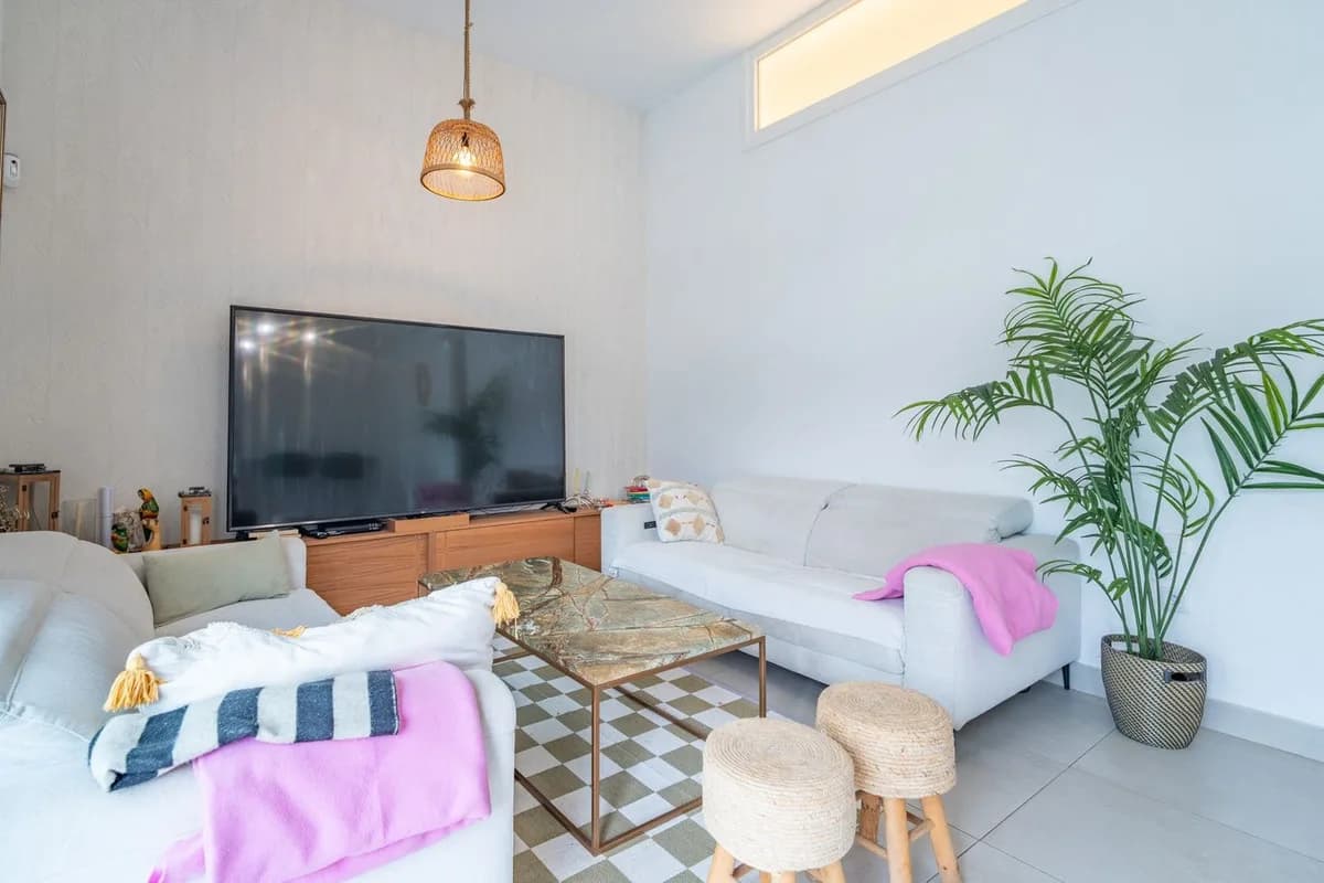 3 Bedroom Detached Villa for Sale in El Candado, Málaga - Image 3
